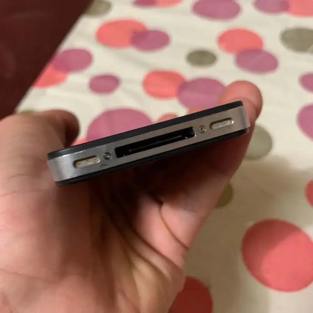 Apple iPhone 4 8GB in Black for Verizon FOR PARTS
